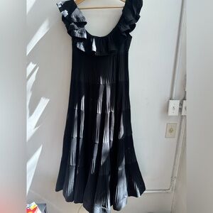 Meimeij black pleated dress size 40 Italian